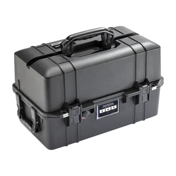 Peli Air Case 1465, Schwarz, geschlossen, Griff aufgestellt