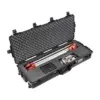 Peli Air Case 1745, Schwarz, geöffnet, mit Schaumstoff und eingelegtem Vermessungszubehör