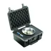 Peli Protector Case 1150, Schwarz, geöffnet, mit Schaumstoff und eingelegtem Gerät