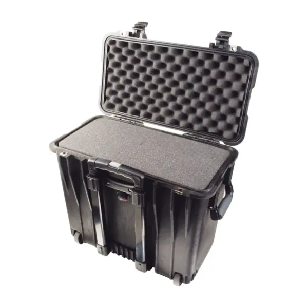 Peli Protector Case 1440, Schwarz, geöffnet, mit Schaumstoff