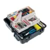 Peli Protector Case 1460, Schwarz, geöffnet, mit zwei Werkzeugeinsätzen und eingelegtem Werkzeug