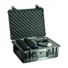 Peli Protector Case 1550, Schwarz, geöffnet, mit Schaumstoff und eingelegten Geräten