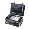 Peli Protector Case 1560, Schwarz, geöffnet, mit Kleidereinlage und Laptopfach