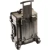 Peli Protector Case 1560M, Schwarz, Rückseite mit Fahrgestell