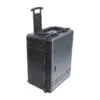 Peli Protector Case 1630, Schwarz, aufrecht mit ausgezogenem Teleskopgriff
