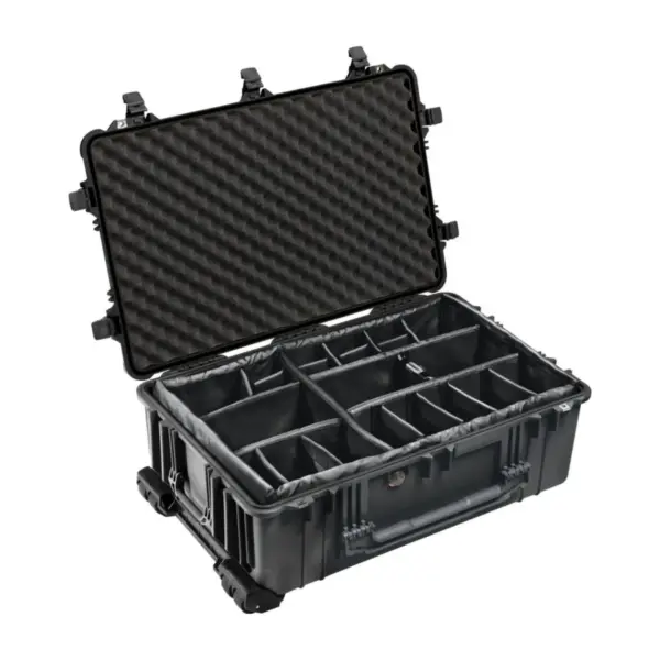Peli Protector Case 1650, Schwarz, geöffnet, mit gepolsterten Trennwänden