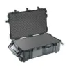 Peli Protector Case 1670, Schwarz, geöffnet, mit Schaumstoff