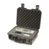 Peli Storm Case iM2200, Schwarz, geöffnet, mit Schaumstoff und eingelegtem Gerät