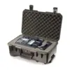 Peli Storm Case iM2500, Schwarz, geöffnet, mit eingelegtem Gerät