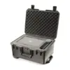 Peli Storm Case iM2620, Schwarz, geöffnet, mit Schaumstoff und eingelegtem Laptop