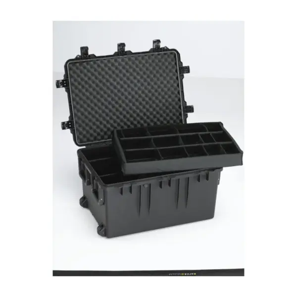 Peli Storm Case iM3075, Schwarz, geöffnet, mit herausnehmbaren Trennwänden