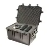 Peli Storm Case iM3075, Schwarz, geöffnet, mit Schaumstoff und eingelegten Geräten