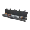 Peli Storm Case iM3410, Schwarz, geöffnet, mit eingelegtem Vermessungsstativ